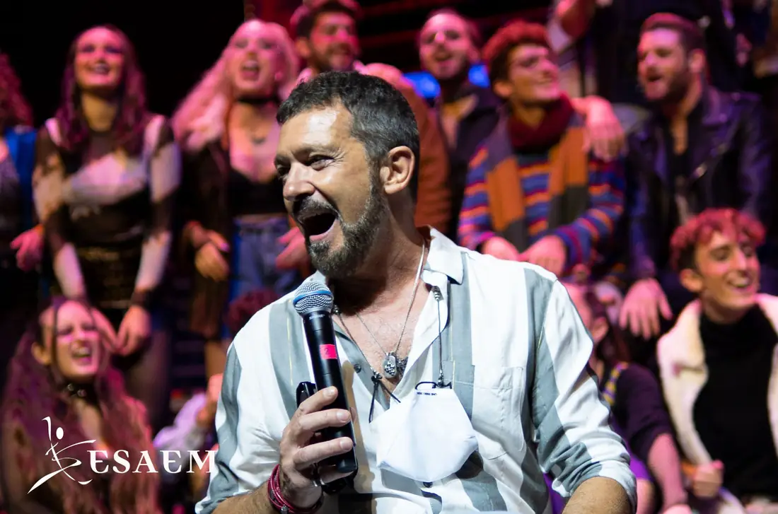 Antonio Banderas con alumnos de ESAEM